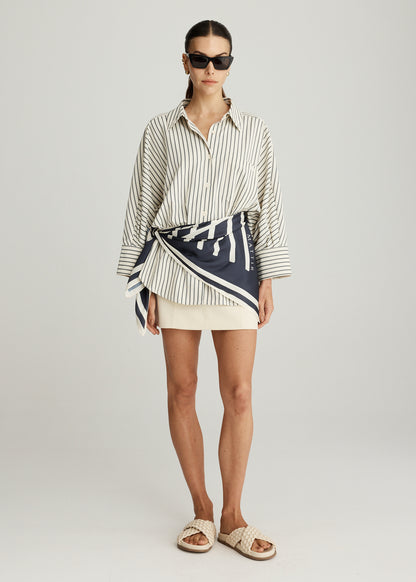 MATTIR SCARF IN CHARCOAL