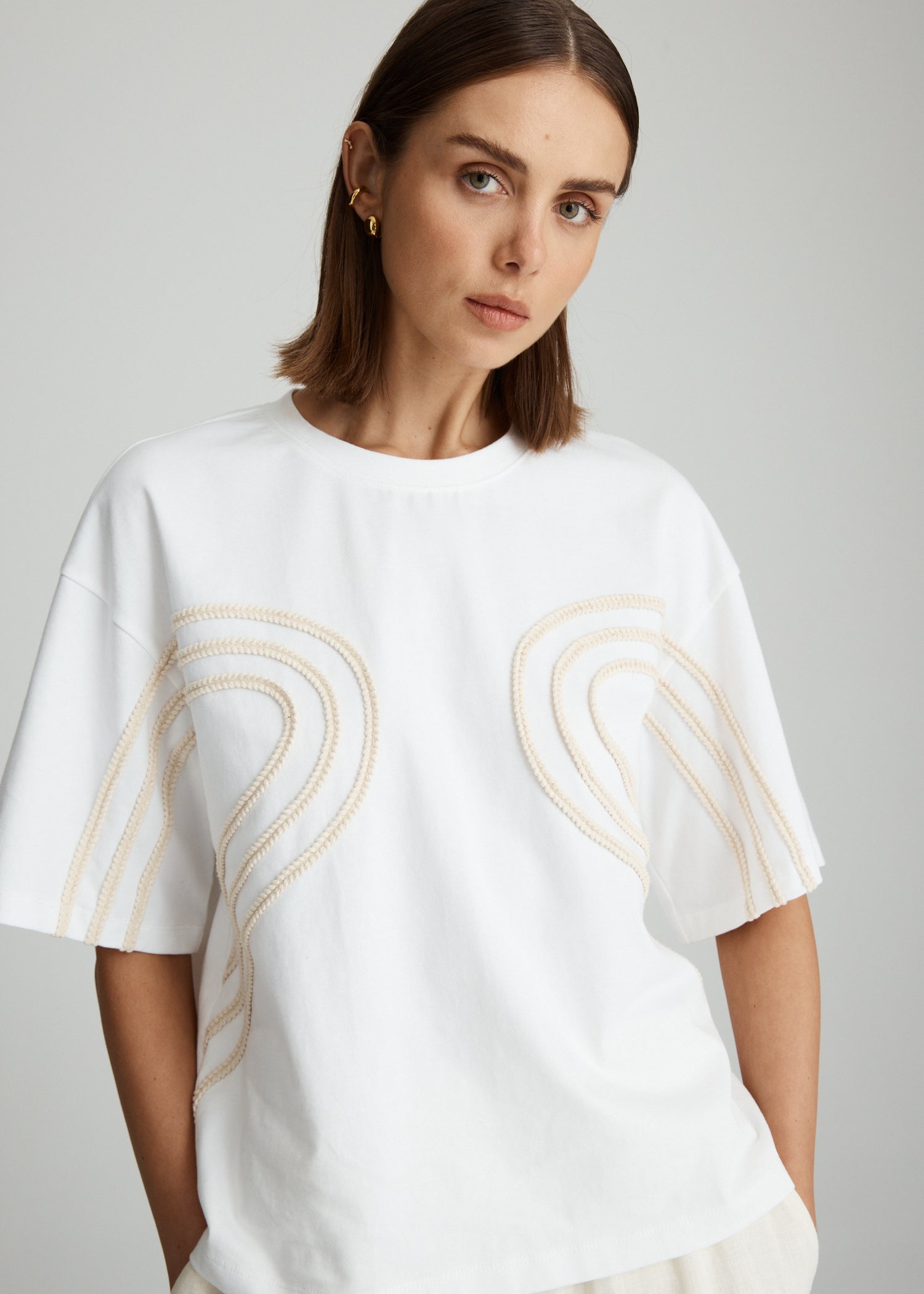 APPLIQUE TEE