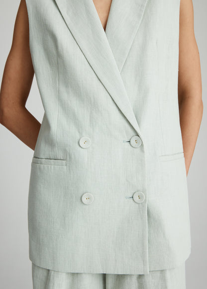 CLOVE VEST