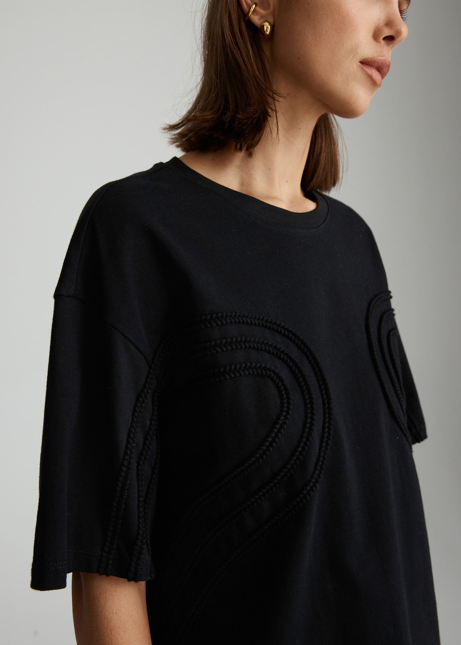 APPLIQUE TEE
