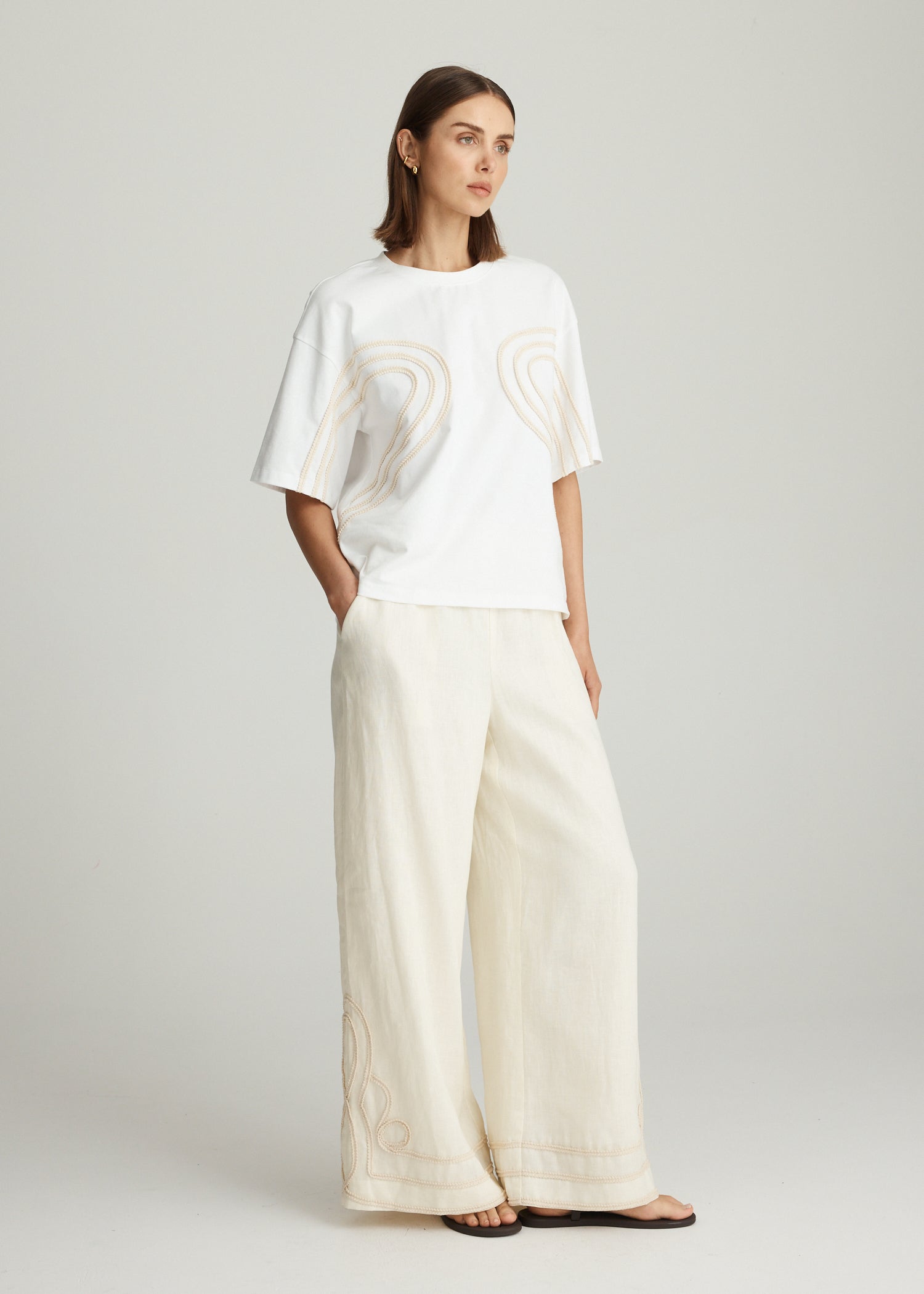 APPLIQUE TEE