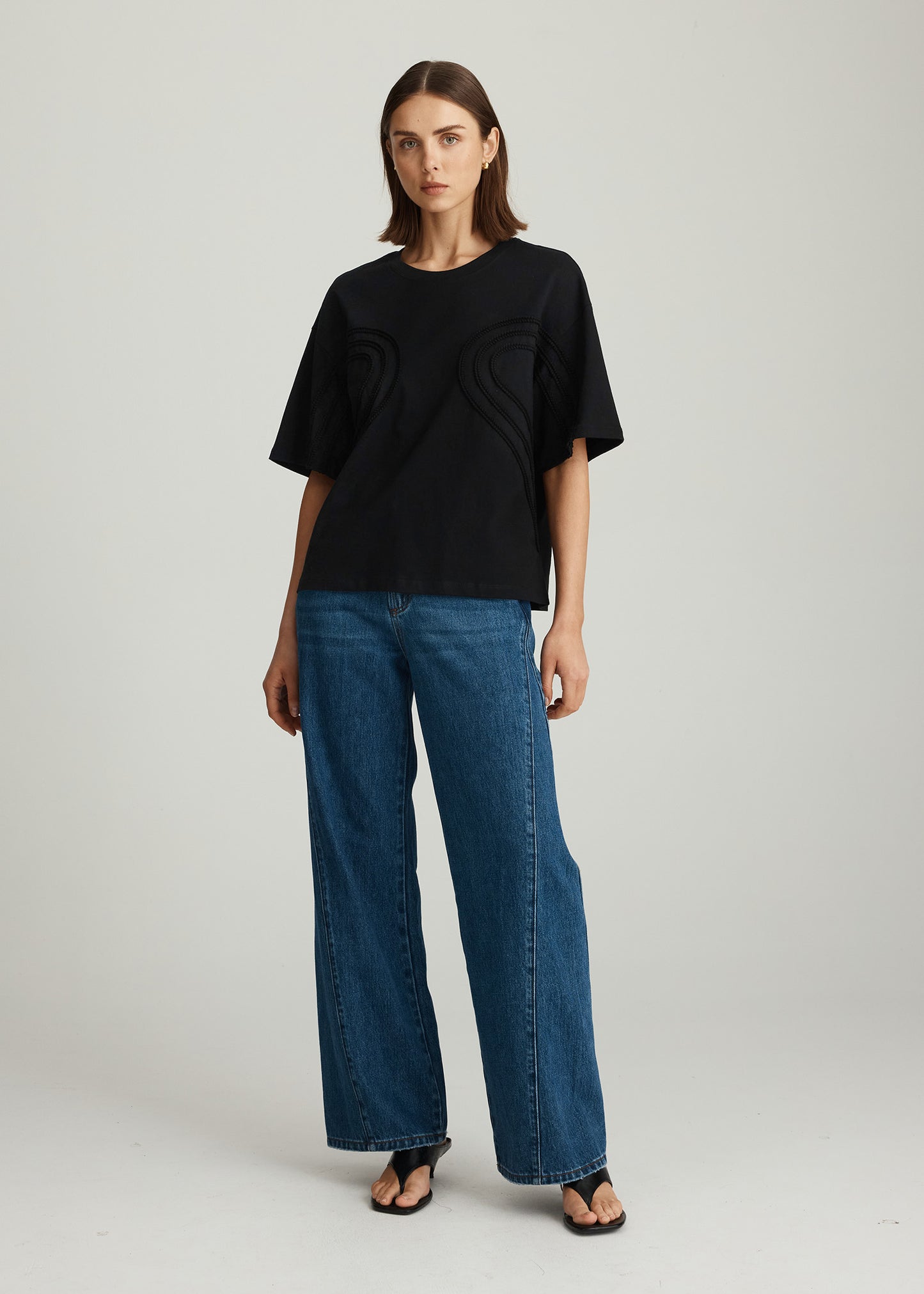APPLIQUE TEE