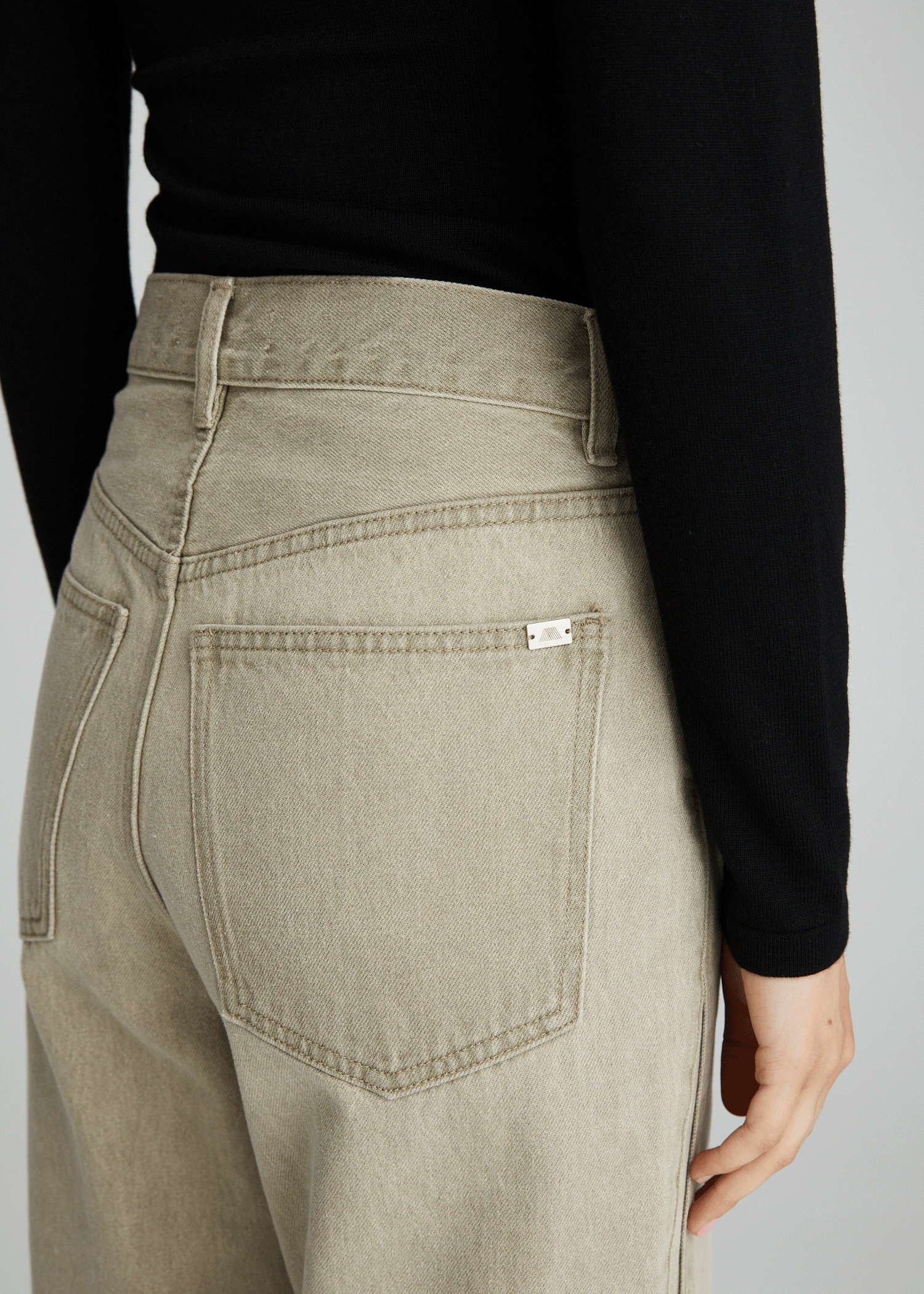PRE-ORDER AXIS JEAN
