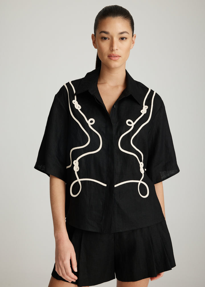 NOMAD APPLIQUE TEE