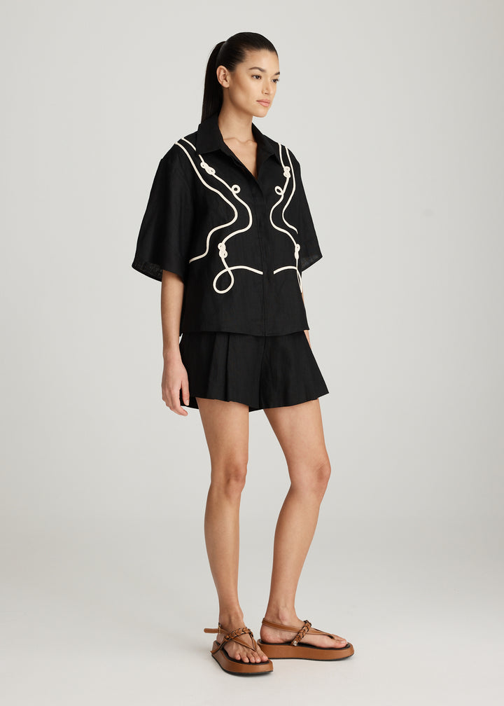 NOMAD APPLIQUE TEE