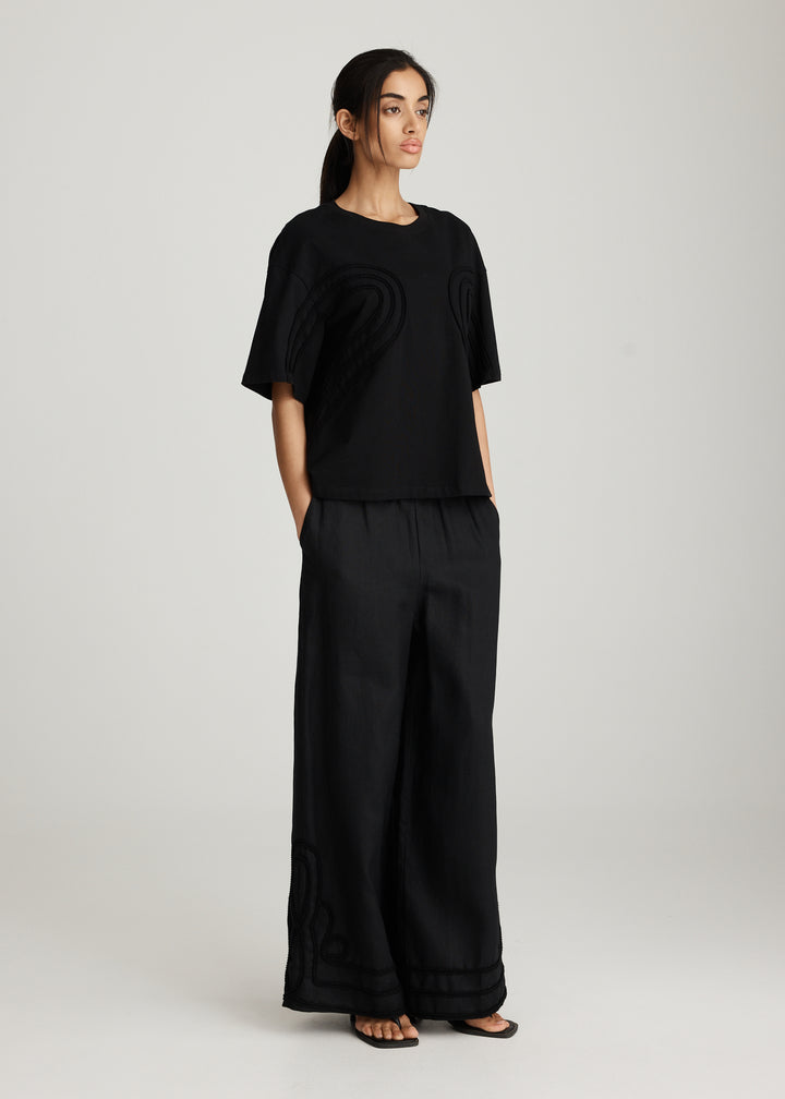 APPLIQUE TEE