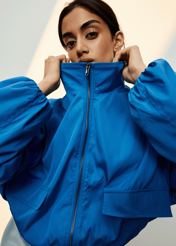 ANNA WINDBREAKER