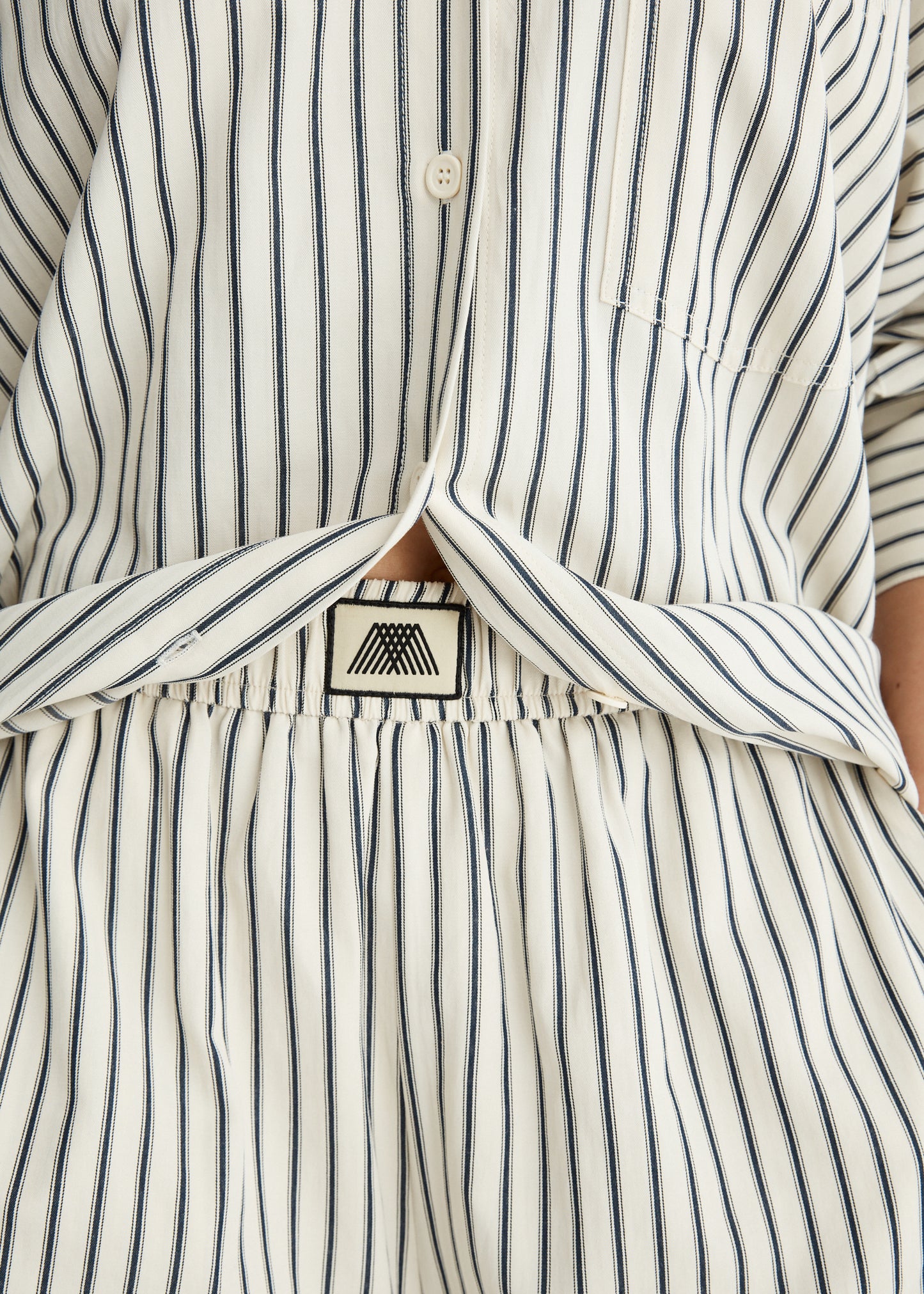 ELEMENTAL SHORT IN STRIPE