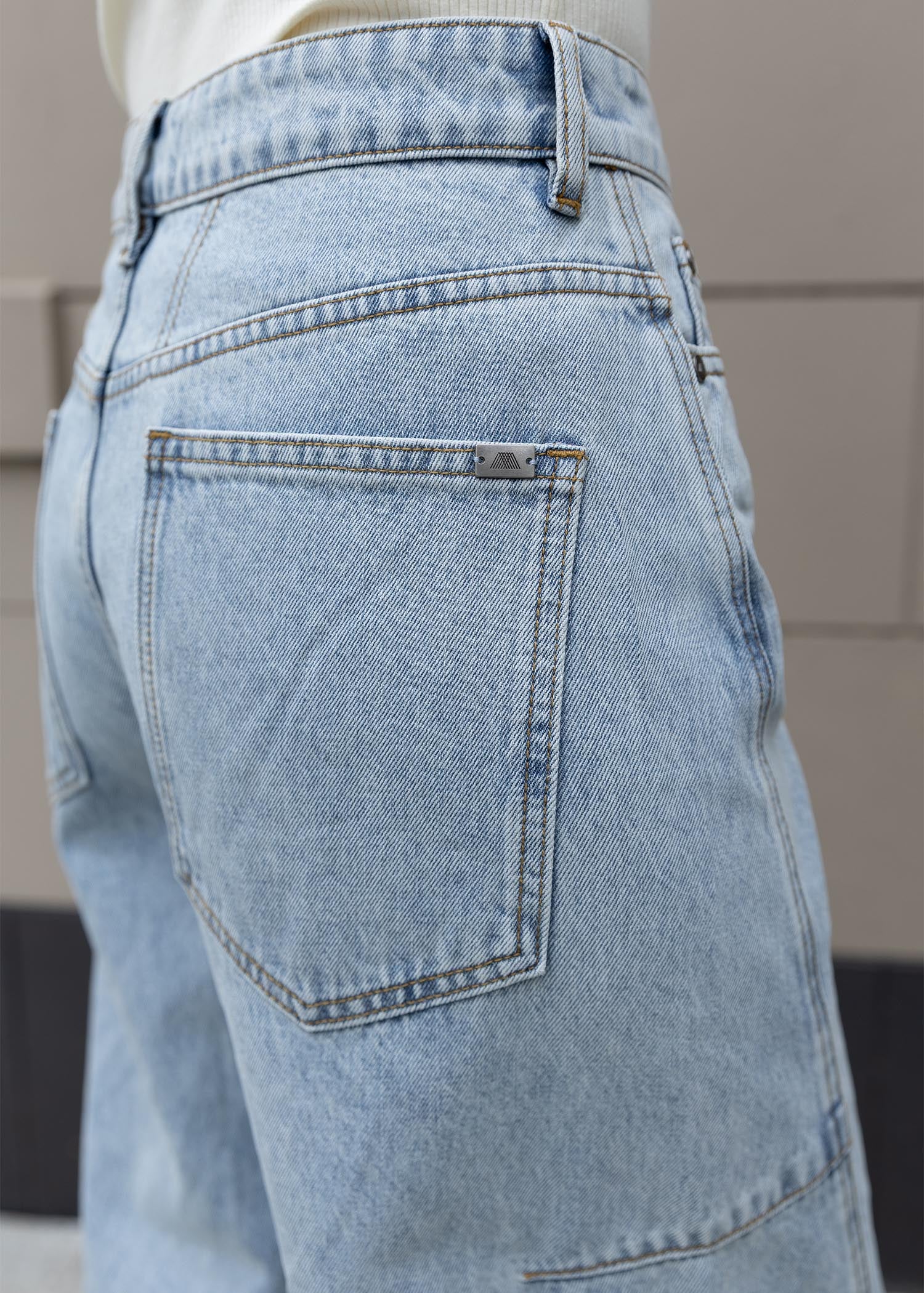 LUMEN JEAN
