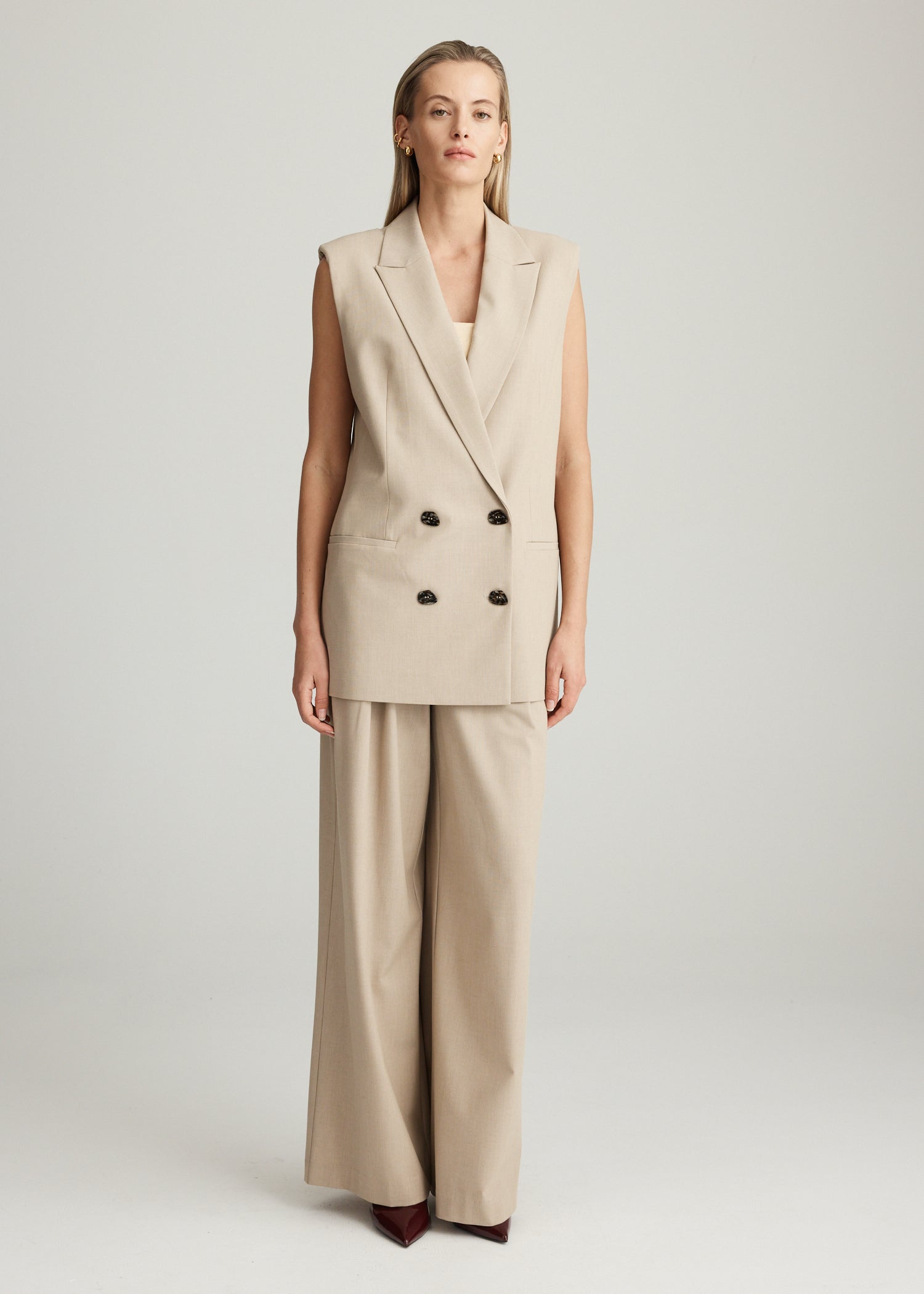 CLOVE VEST