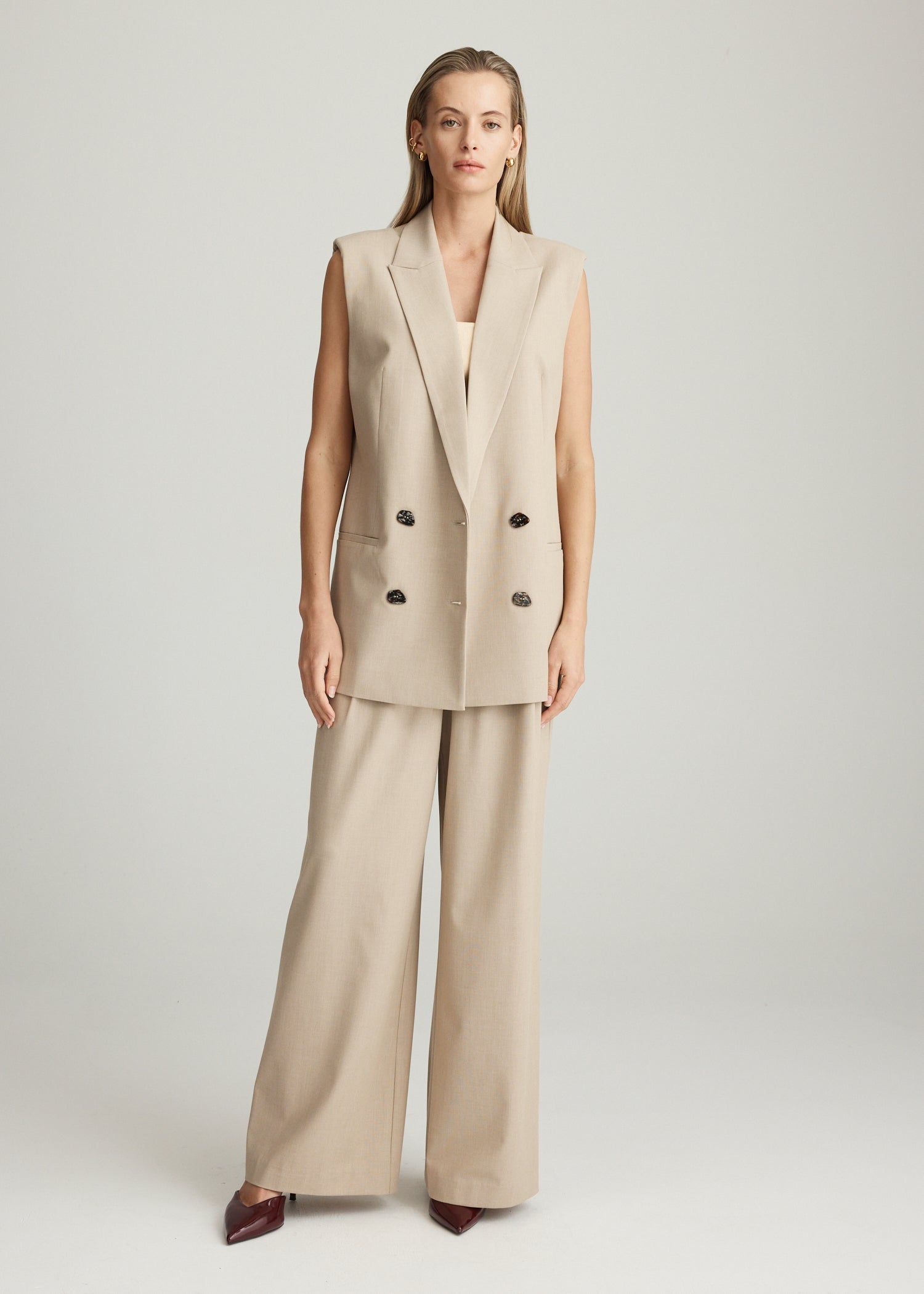 CLOVE VEST